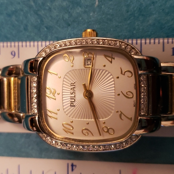 Pulsar two tone bracelet style wristwatch - Picture 3 of 3